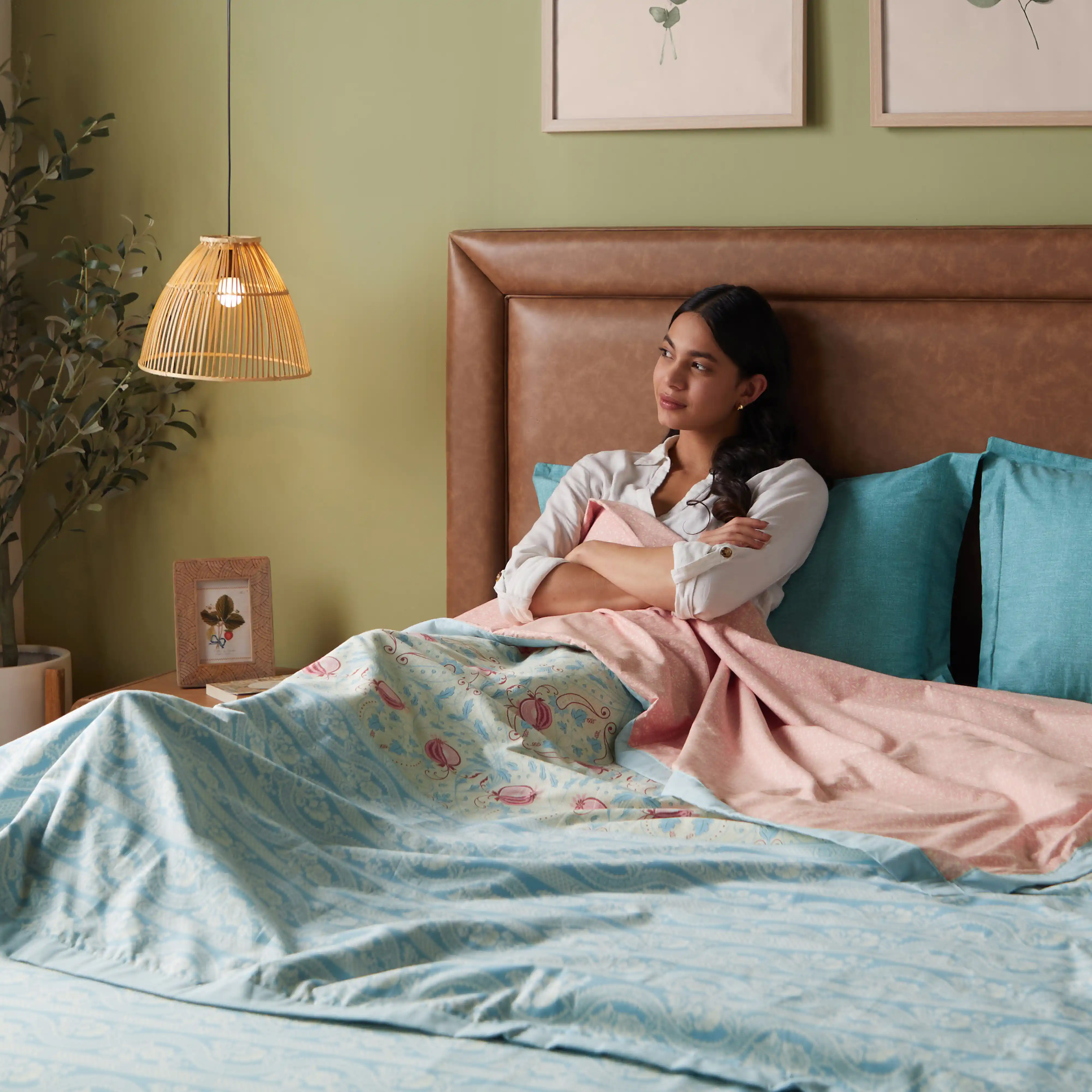 Chippa Lane | Contemporary Indian Print Design Coordinated Bedding Set | Set of Bedsheet & Dohar-Light Blue - Image 3