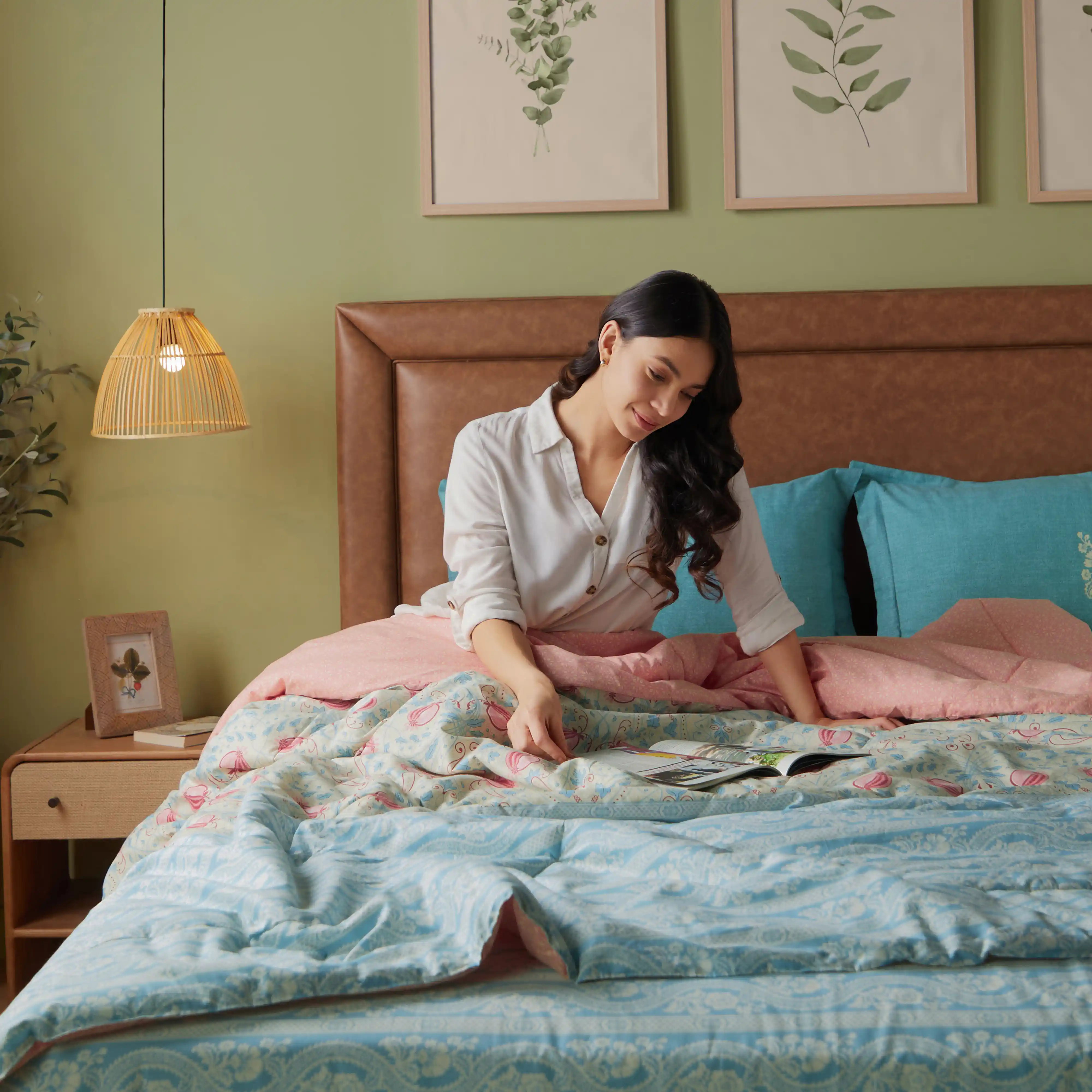 Chippa Lane | Contemporary Indian Print Design 120GSM Reversible Comforter-Light Blue - Image 3