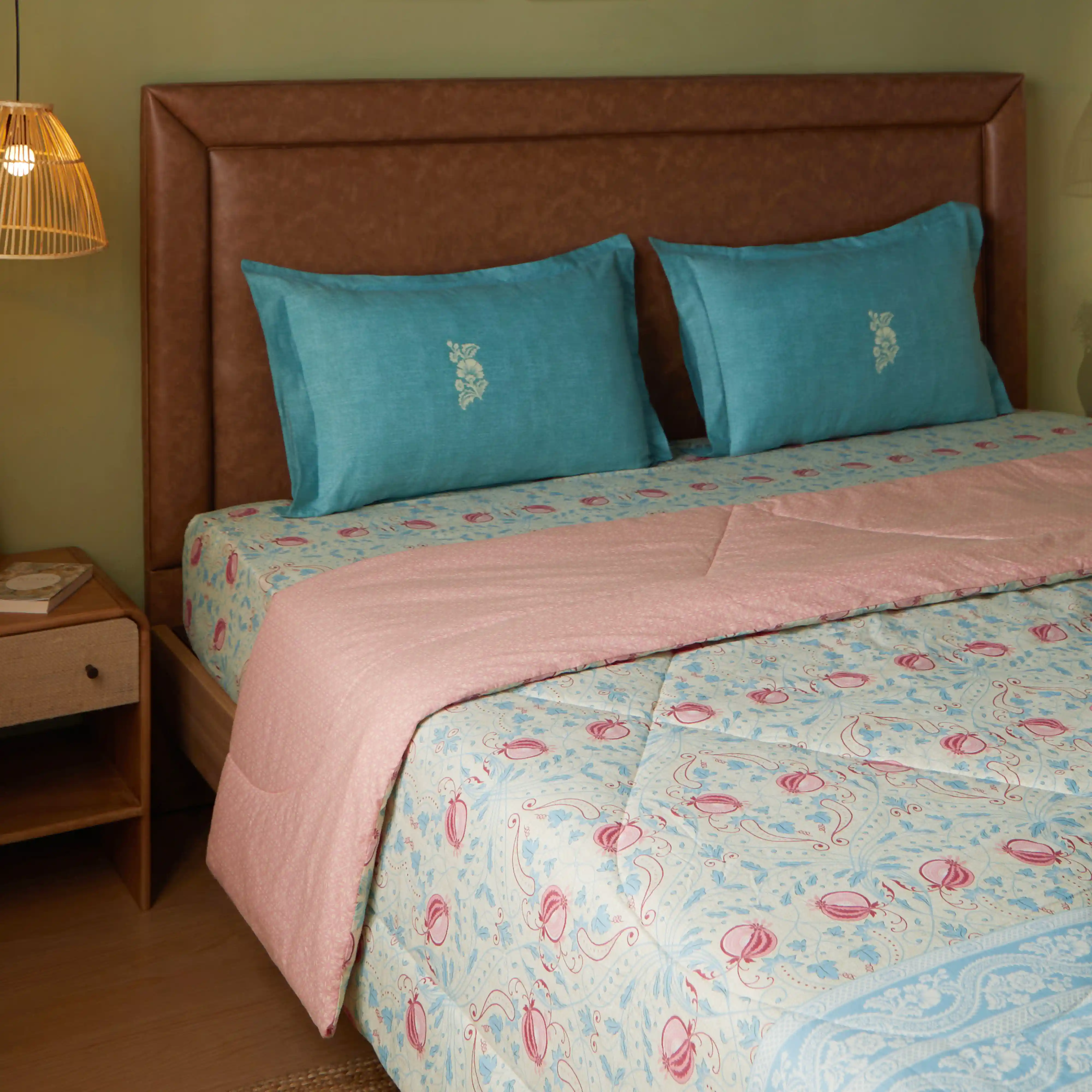 Chippa Lane | Contemporary Indian Print Design 120GSM Reversible Comforter-Light Blue - Image 6