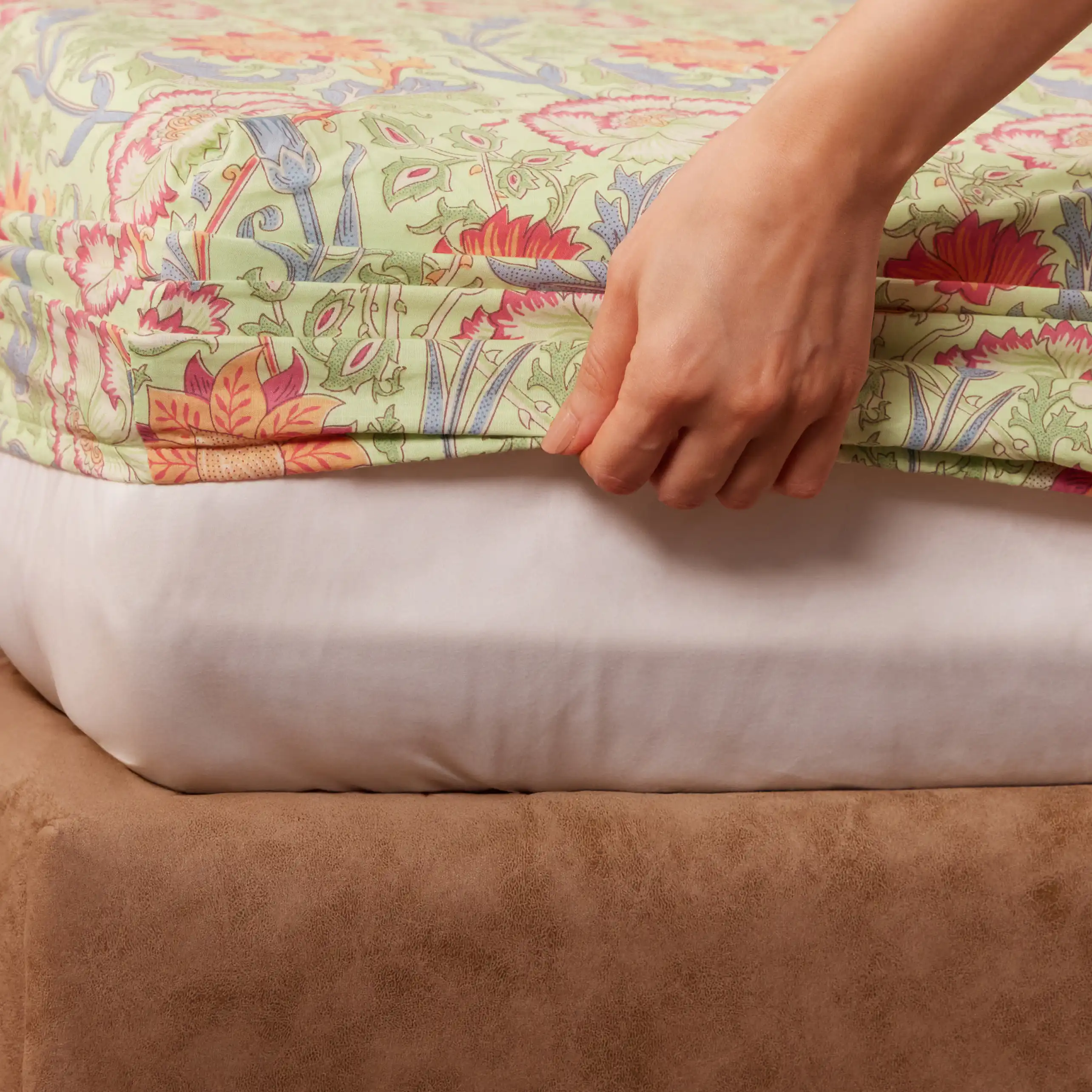 Chippa Lane | Contemporary Indian Print Design Cotton Fitted Sheet Set-Green - Image 4