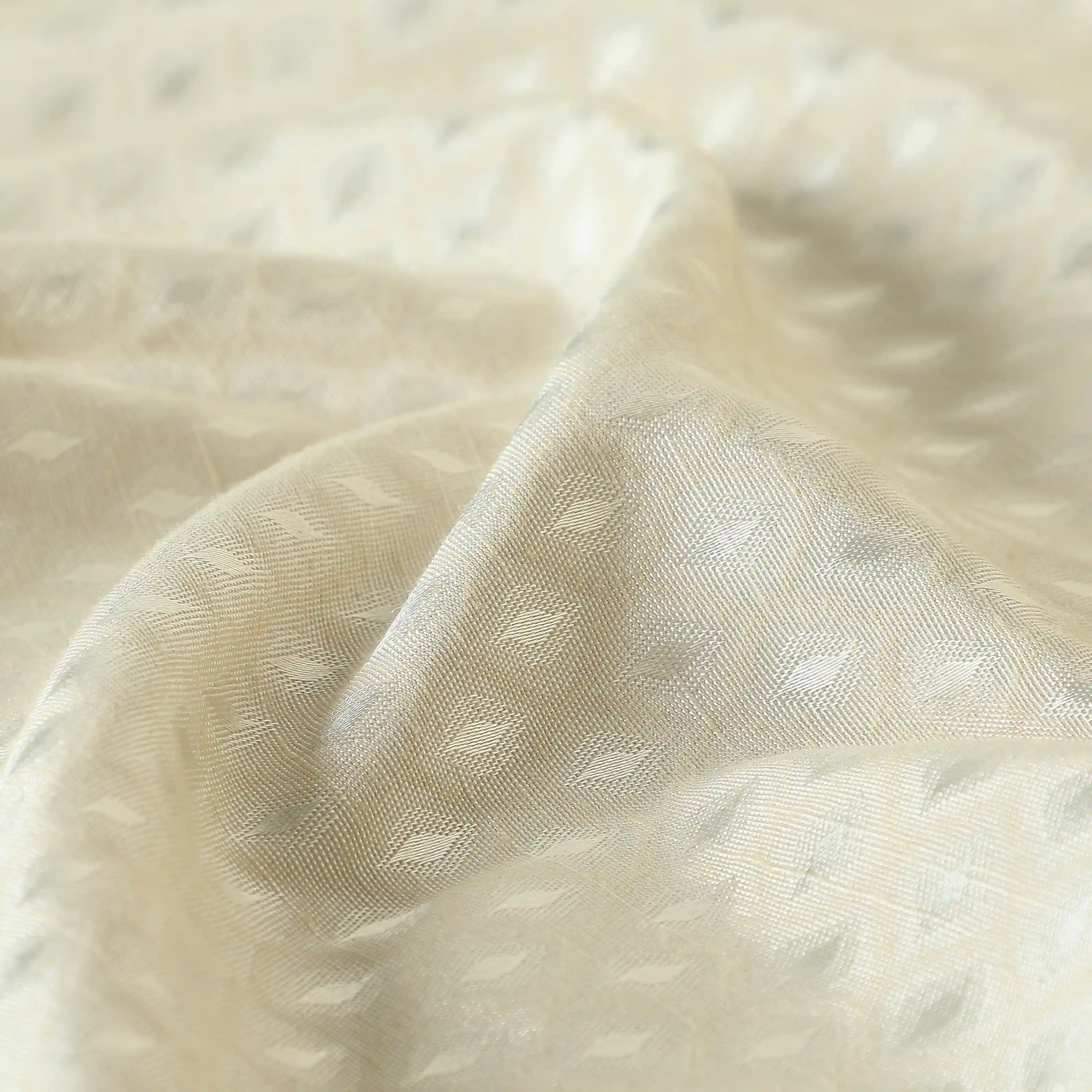De Jacquard - Classic Set Of 2 Jacquard Readymade Curtains | Ethnic Wave - Image 3