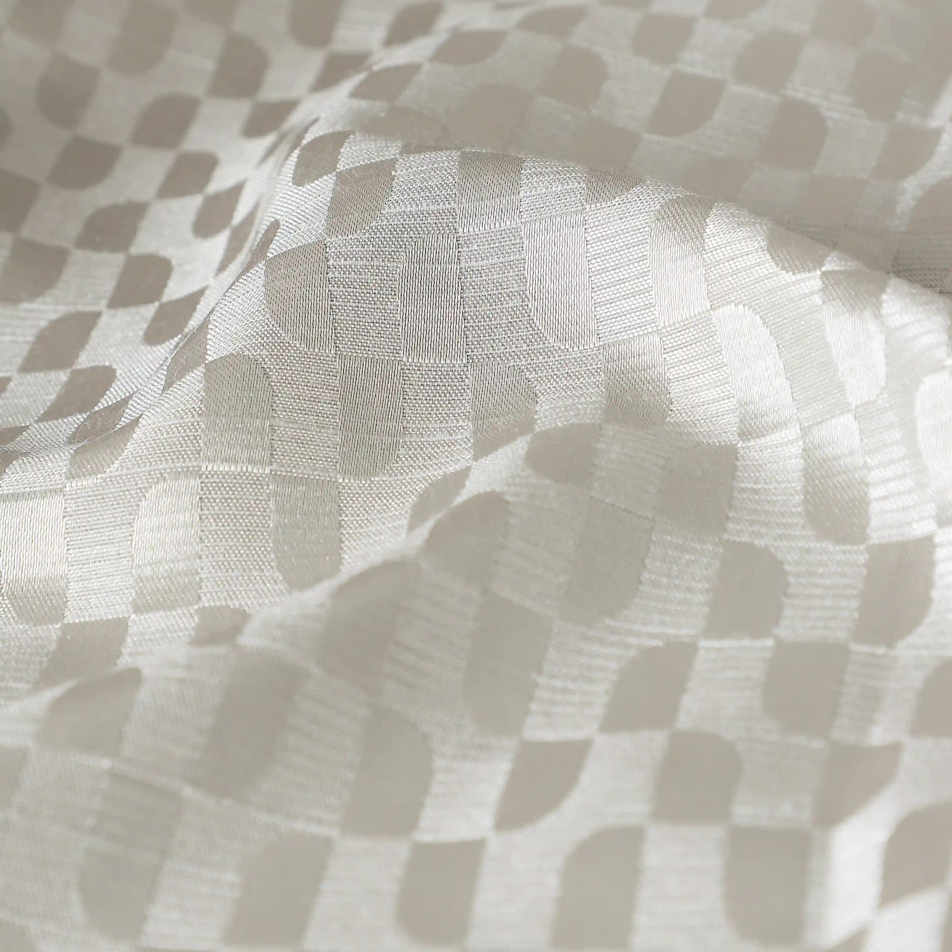 De Jacquard - Classic Set Of 2 Jacquard Readymade Curtains | Rolling Rhythm - Image 3