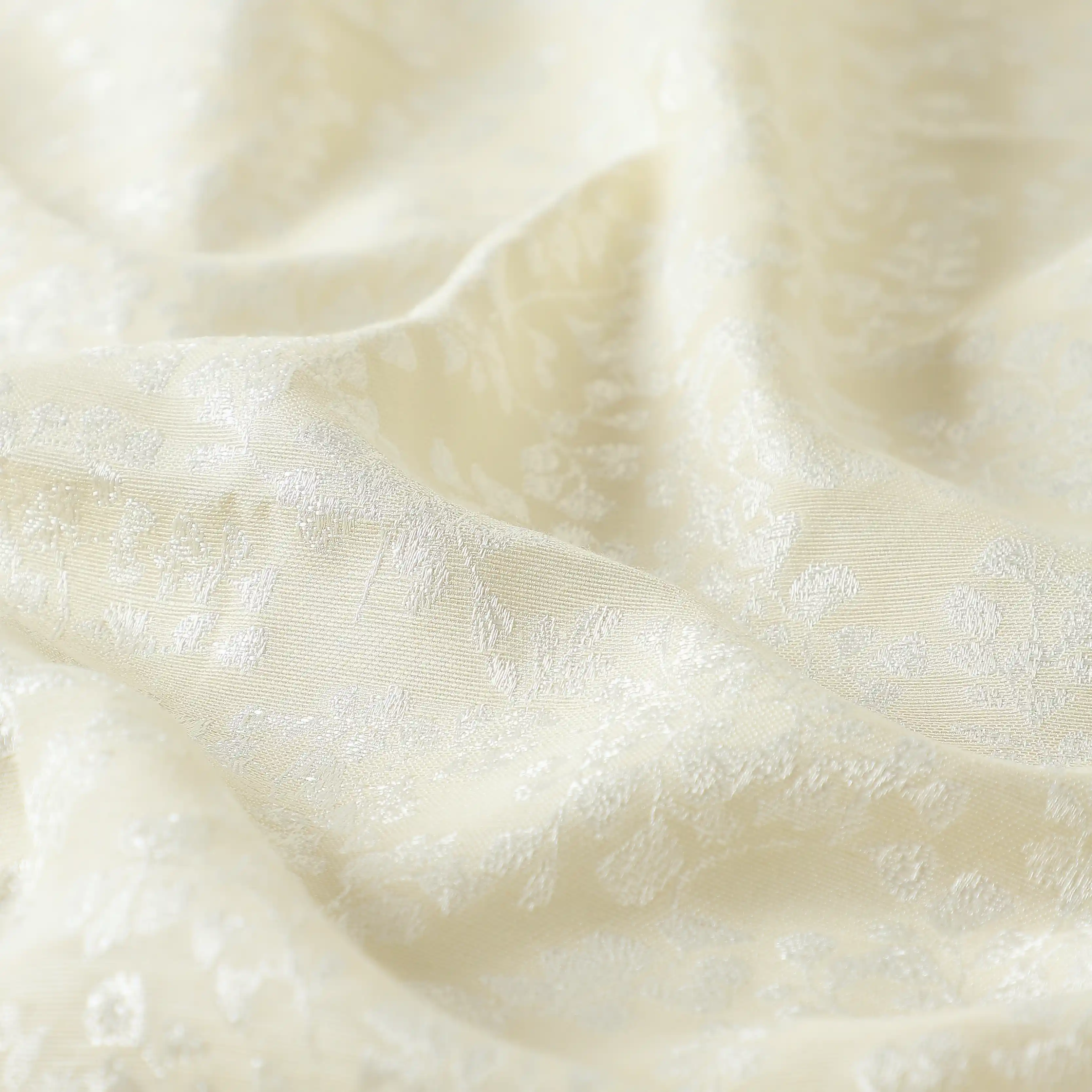 De Jacquard - Luxe Set Of 2 Jacquard Readymade Curtains | Monochrome Flora - Image 11