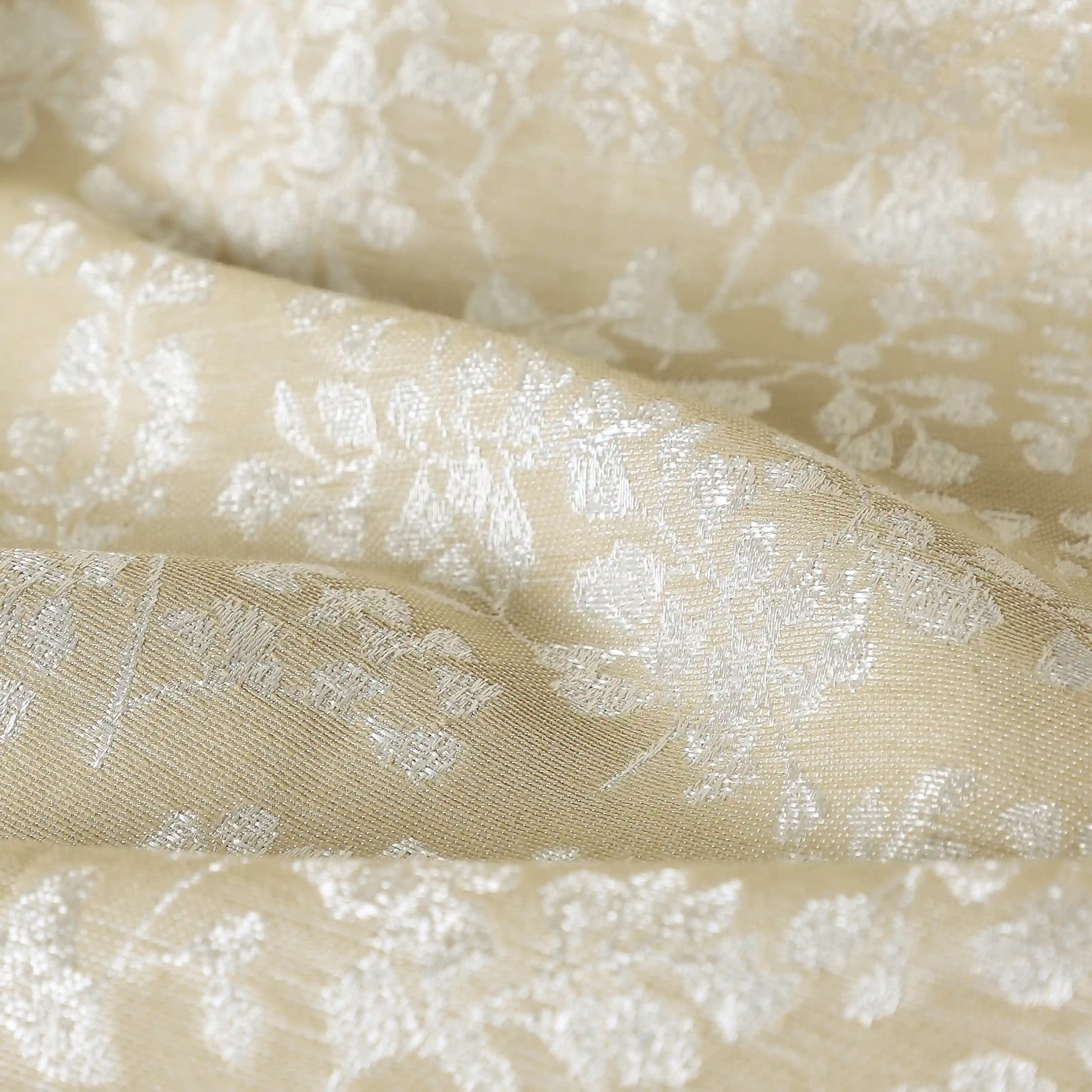 De Jacquard - Luxe Set Of 2 Jacquard Readymade Curtains | Monochrome Flora - Image 15