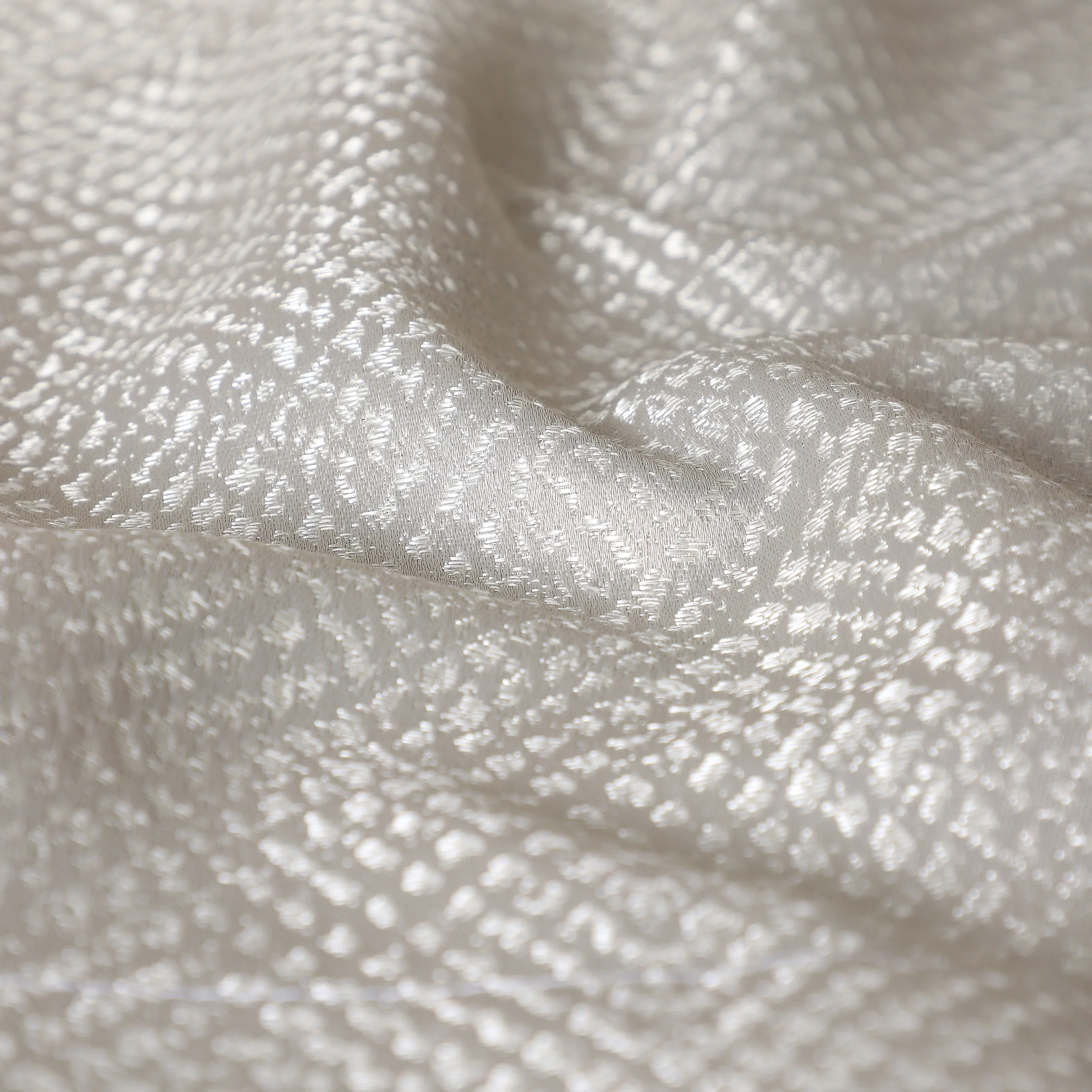 De Jacquard - Luxe Set Of 2 Jacquard Readymade Curtains | Natural Imprint - Image 14