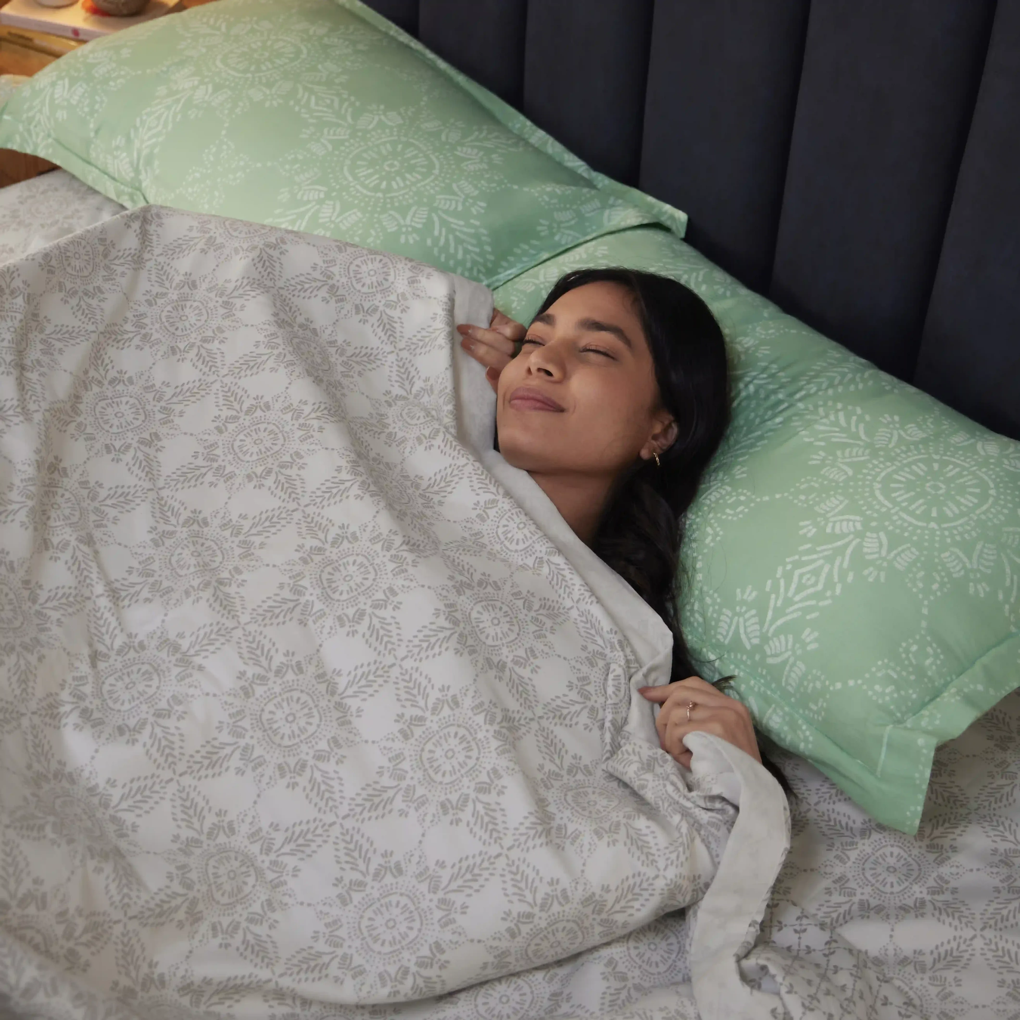 Fergana | 250TC Artistic Bohemian Printed Reversible Dohar with Super Soft Flannel Layering - Image 3