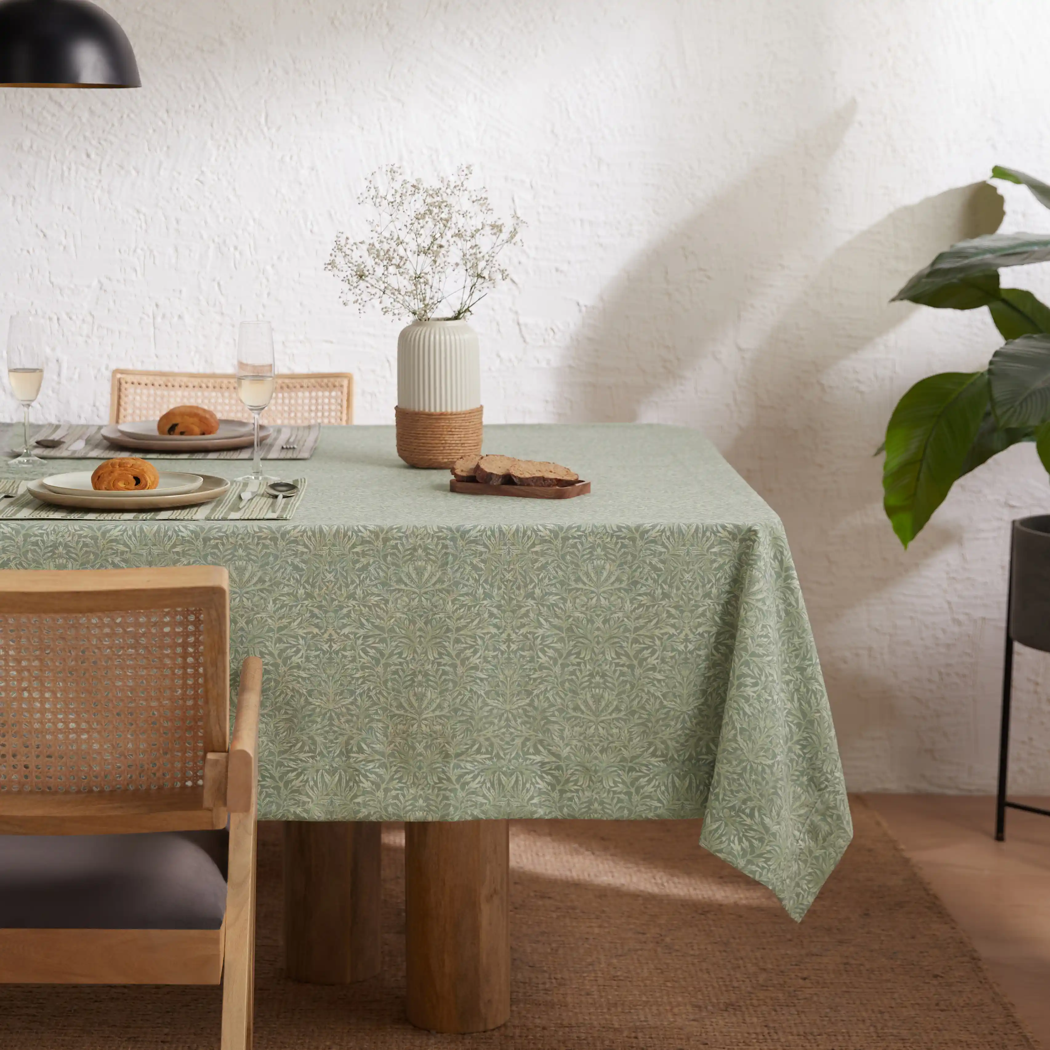 Kaleida | Countryside Charm Table Cloth - Image 17