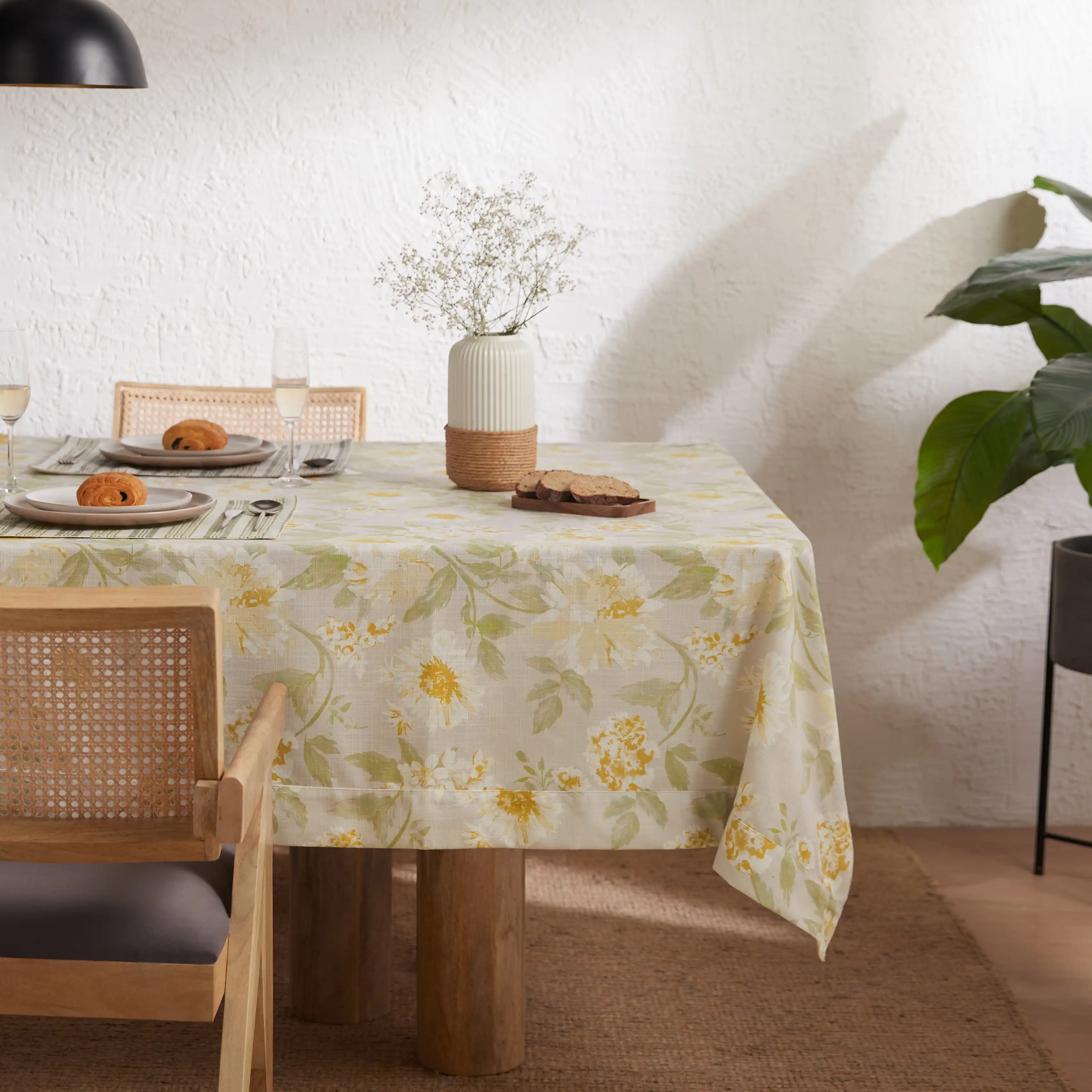 Kaleida | Countryside Charm Table Cloth - Image 5