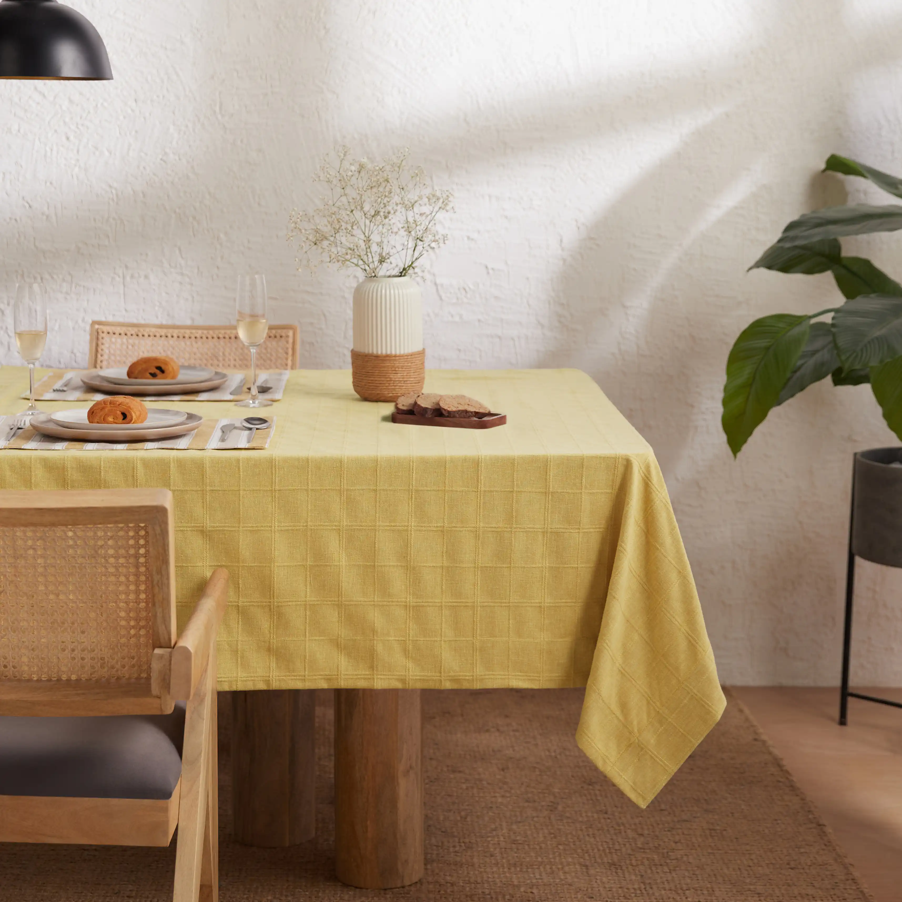Kaleida | Countryside Charm Table Cloth - Image 9