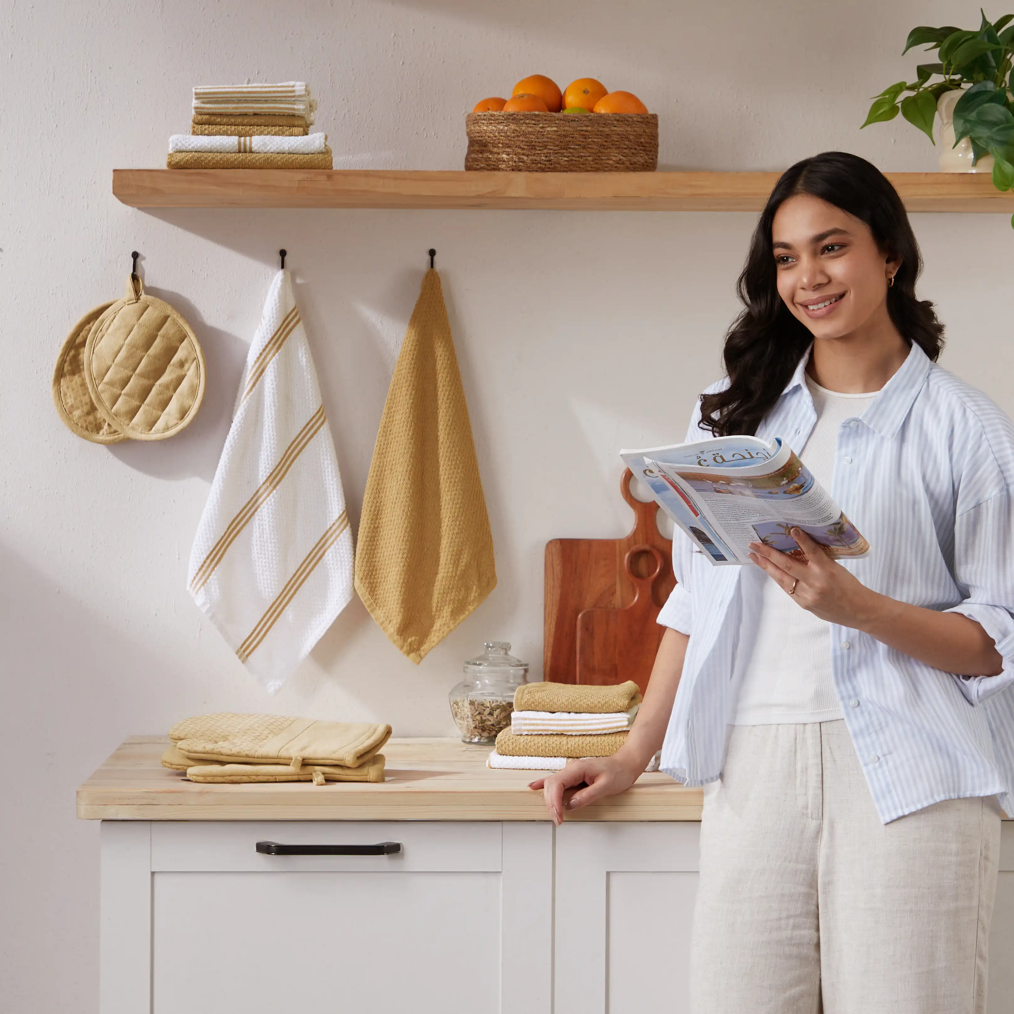 Kaleida | Everyday Essentials Kitchen Linen Set | Set of 16 - Image 12