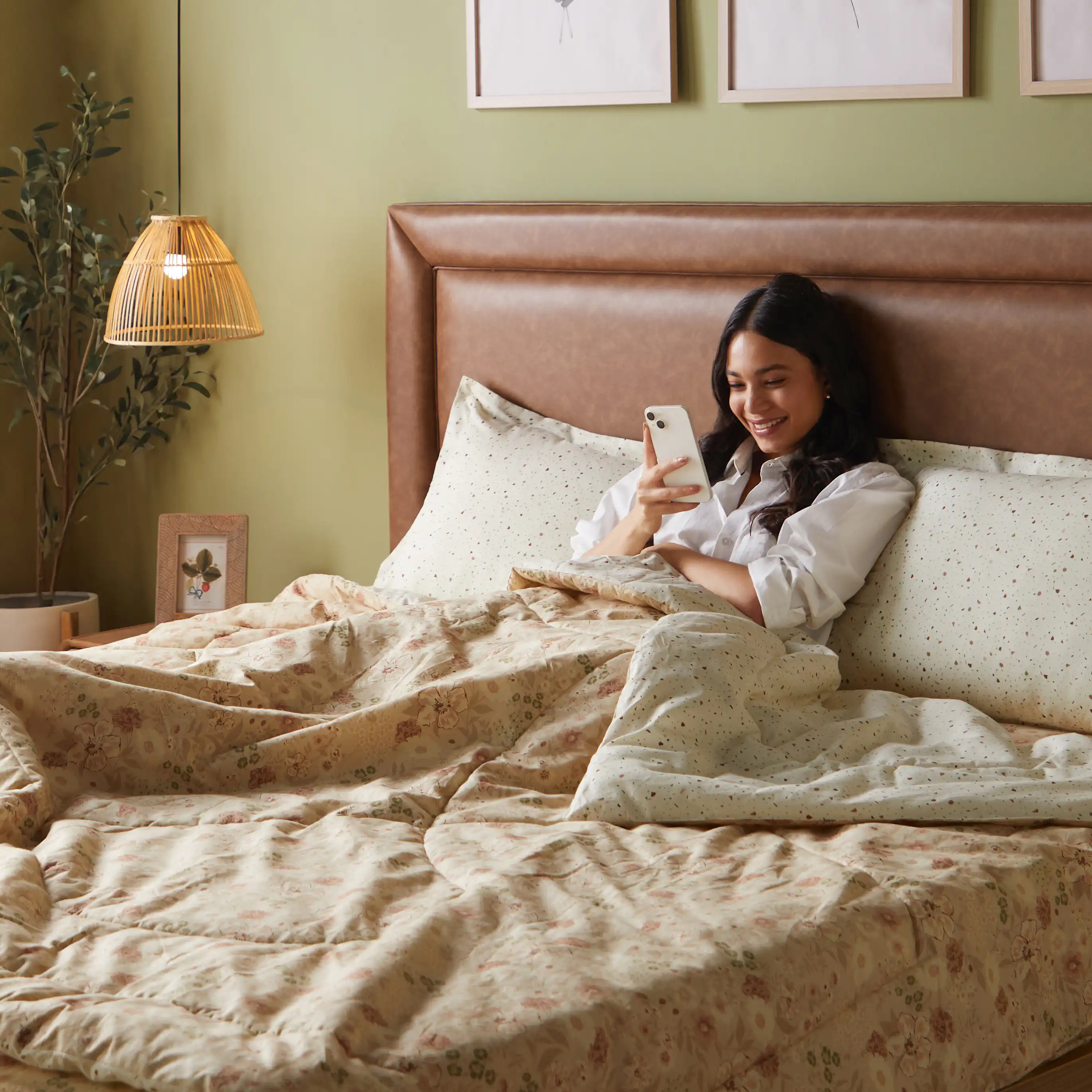 Mishella | Mix & Match Printed Coordinated Bedding Set | Set of Bedsheet & Comforter - Beige - Image 3