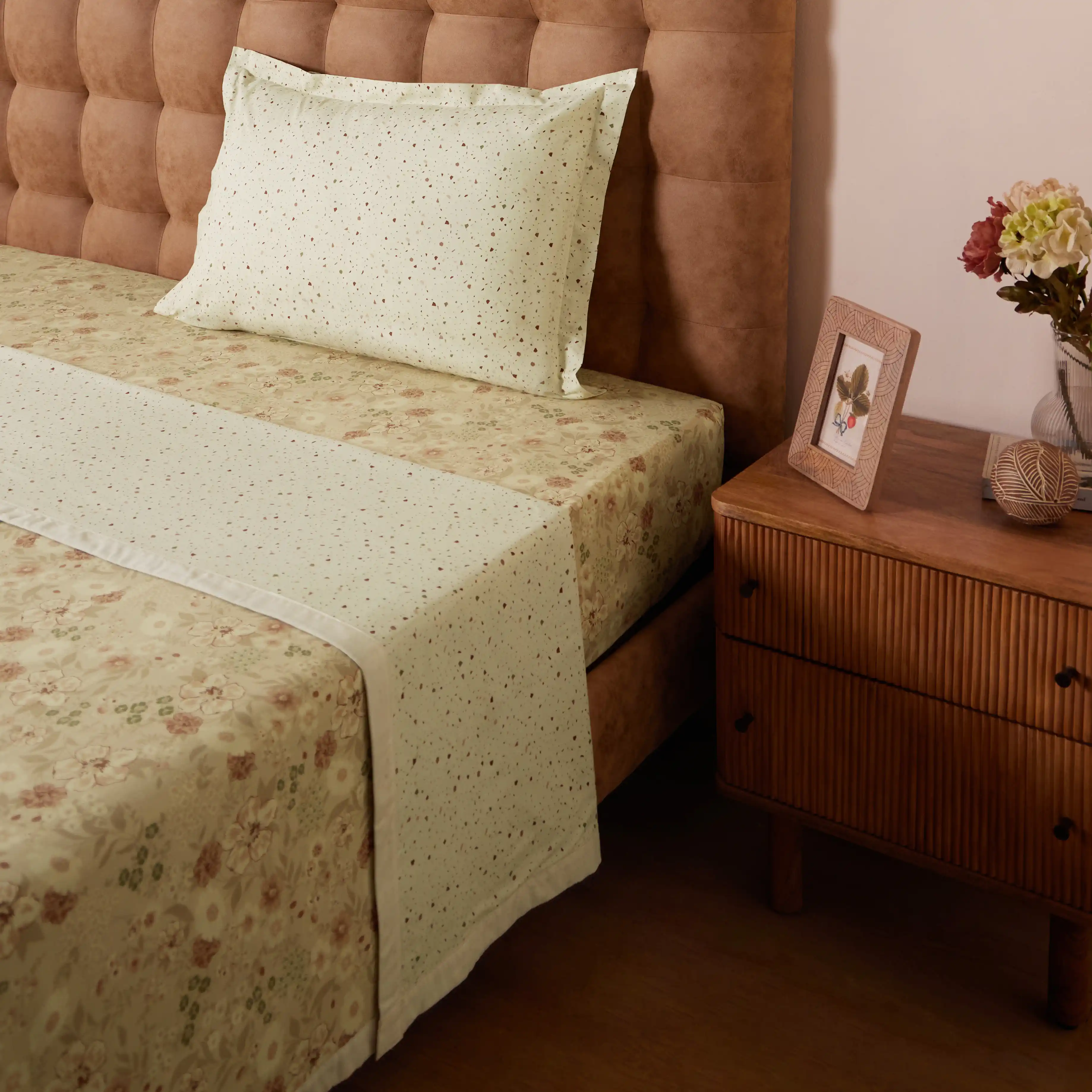 Mishella | Mix & Match Printed Reversible Dohar with Super Soft Flannel Layering - Beige