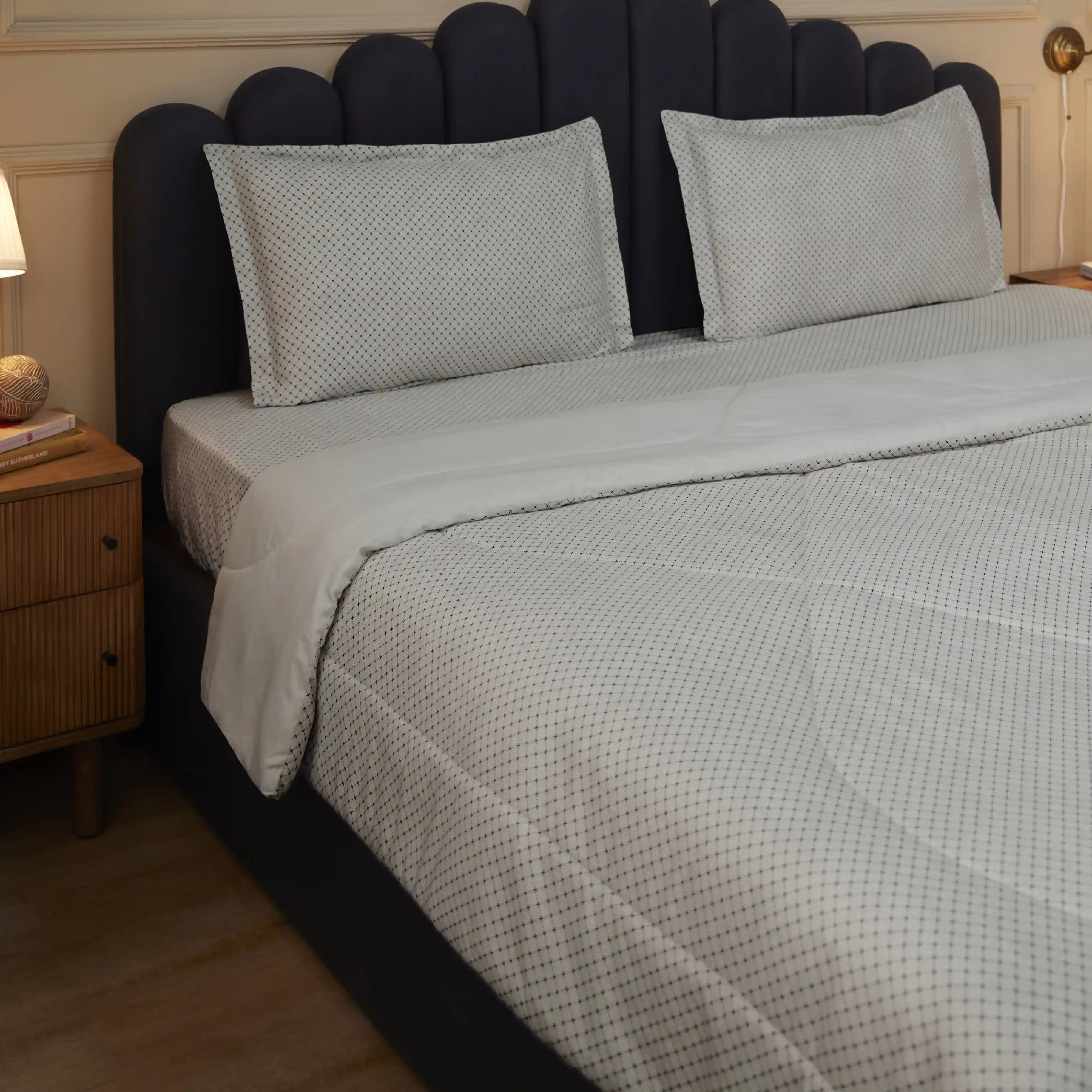 Yutori | 250 TC Modern Micro Printed 120GSM Reversible Comforter - Image 16