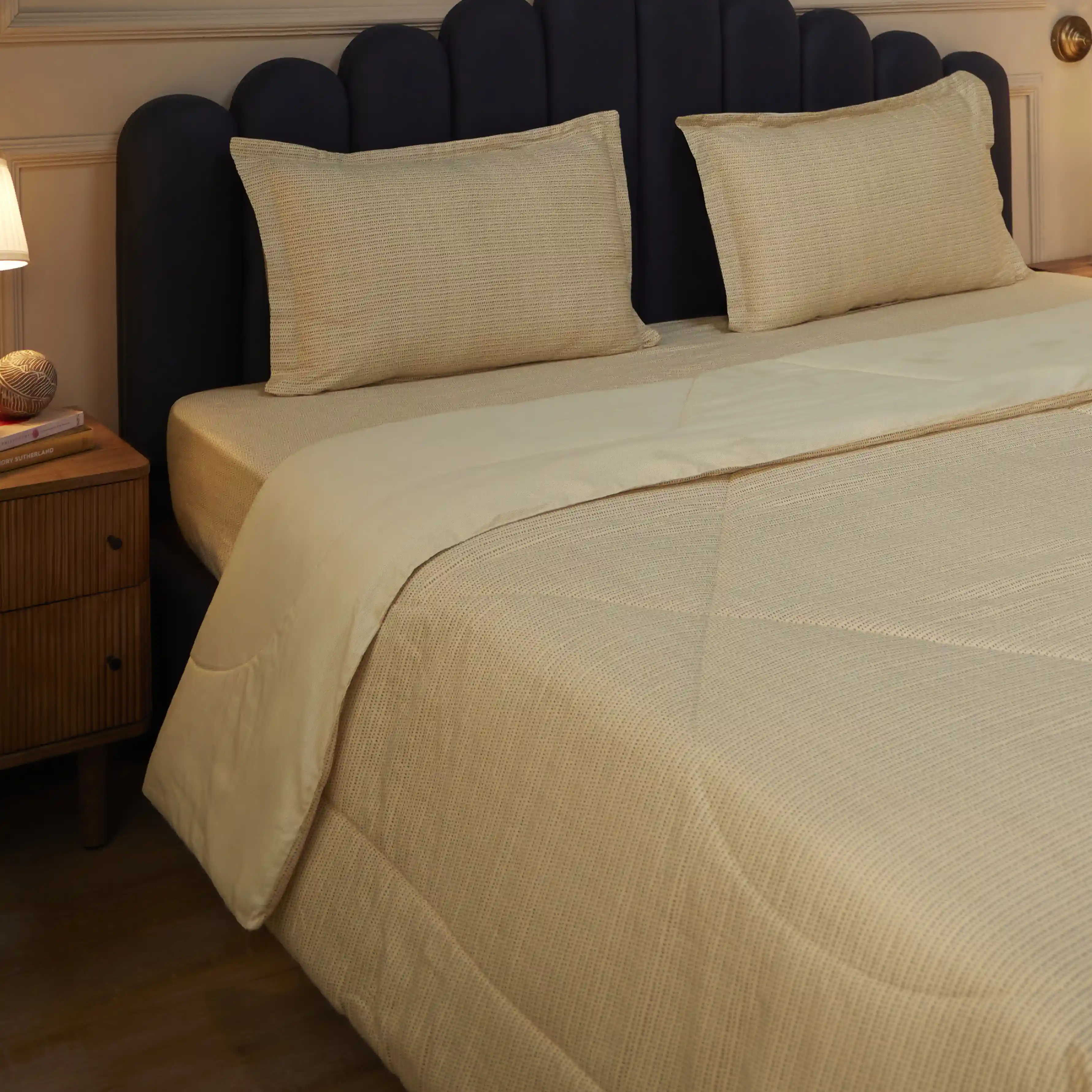 Yutori | 250 TC Modern Micro Printed 120GSM Reversible Comforter - Image 6
